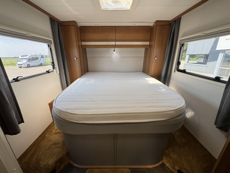 Dethleffs Globe4 7151 Limited Edition Queensbed foto: 2