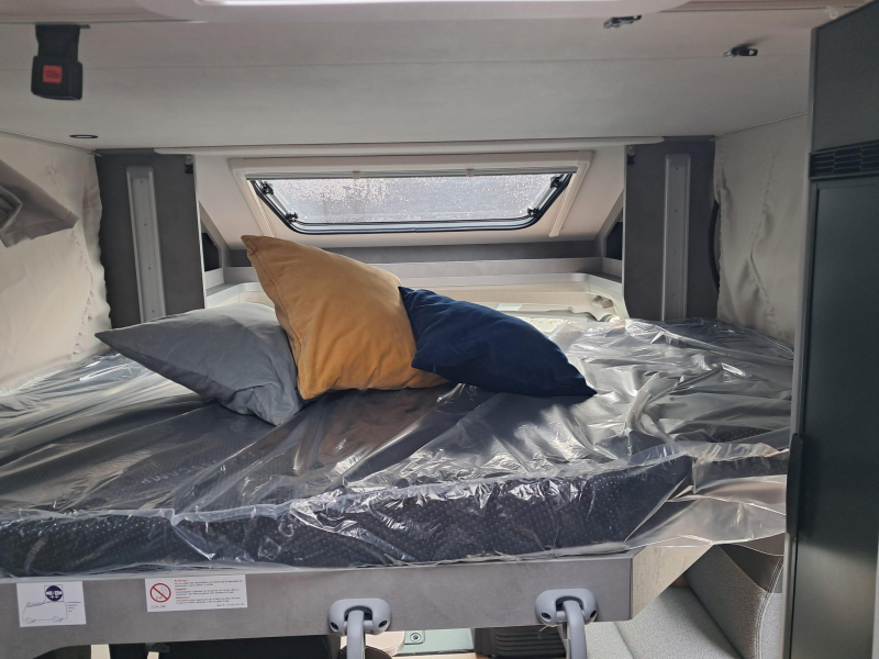 Crosscamp EXPDN T7.4 E - Sehr modern - Navi Foto: 16