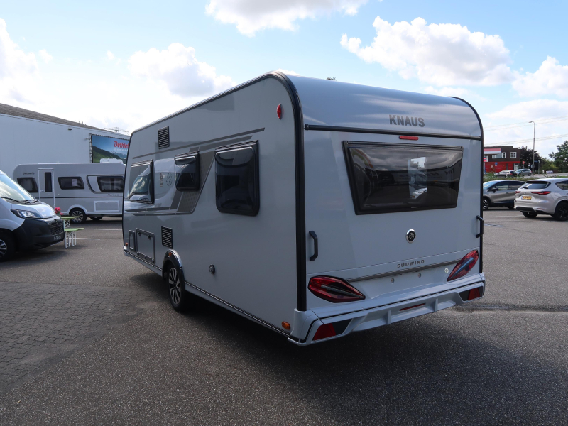 Knaus Sudwind Black Selection 500 FU RUNDSITZGRUPPE FRANZ&Ouml;SISCHES BETT Foto: 18