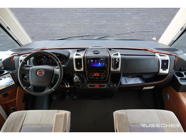 Carthago CHIC C-LINE i 4.9 5 persoons 150Pk | Lengte bedden | Dakairco foto: 20