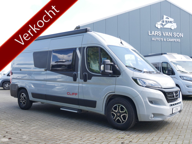 Sunlight Cliff 600 XV, 9-Traps Automaat, 6 Meter Buscamper, Dwarsbed