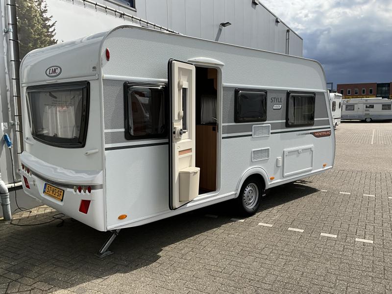 LMC Style 450 E VOORTENT-ENKELE BEDDEN-MO  foto: 1