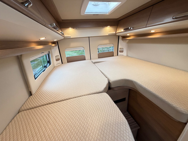 Malibu 600 LE Automaat Diesel/Elek. Verwarming/Solar/Trekhaak/Gasalarm/160PK/Lengtebedden/10” Navi/Vol opties! 2023 foto: 15