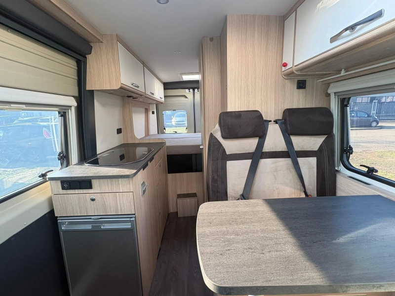 Roadcar R 600 Aire acondicionado, CruiseCtr, Toldo foto: 11