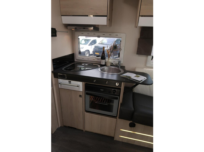 Chausson 757 SPECIAL EDITION | KEURIGE STAAT | 2X ZONNEPANEEL | 150PK | luchtvering foto: 4