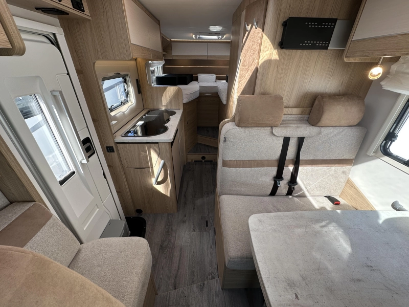LMC Cruiser 646 V Lengtebedden Fiat 140PK  foto: 4