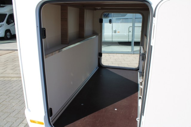 Jonge Knaus VanSation 650 Peugeot 2.2 l/ 165 pk met slechts 7.873 km enkele bedden (45  foto: 14