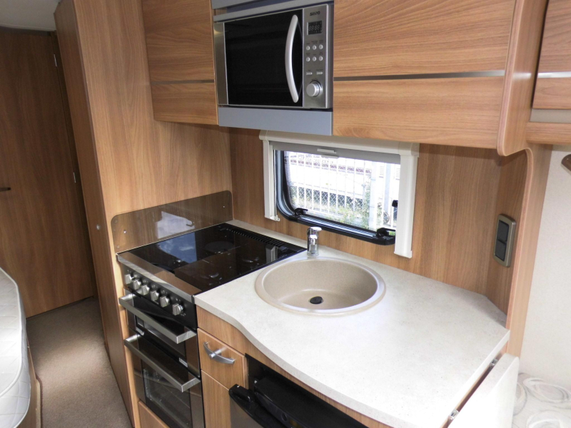 Sprite Cruzer 495 SR Mover y toldo de cassette! foto: 3