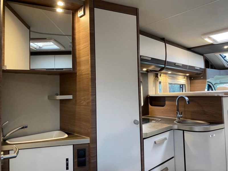 Knaus Live TI 650 MF Frans bed | Automaat  foto: 8