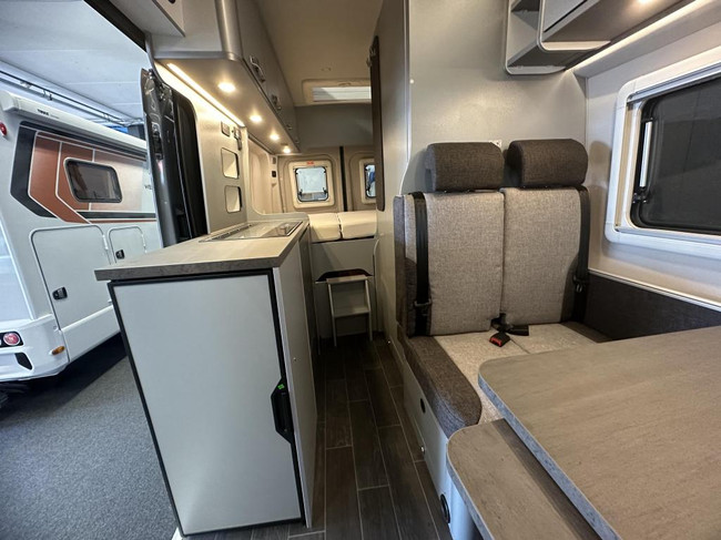 Weinsberg CaraTour Ford 600 mq automaat foto: 10