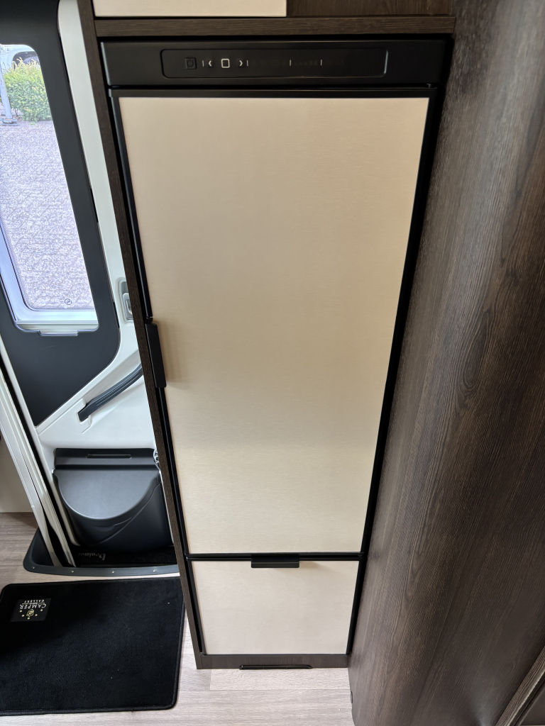 Benimar Tessoro T 496 AUTOM&Aacute;TICA CAMA QUEEN+CAMA ABATIBLE AIRE ACONDICIONADO DE TECHO foto: 8