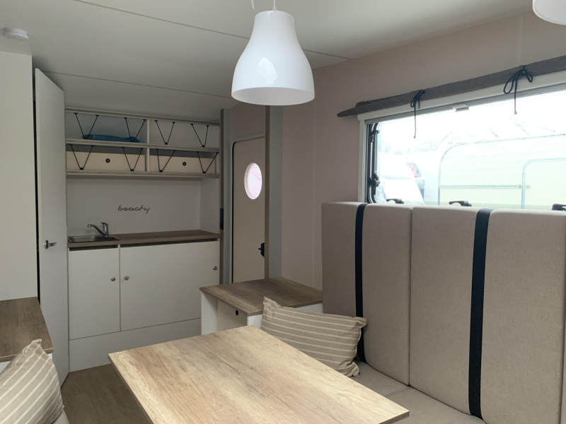 Hobby Beachy 450 A-frame box/Awning photo: 7