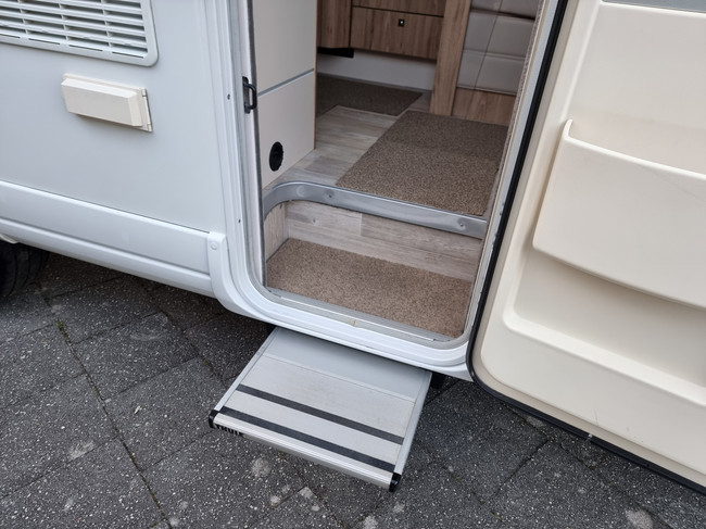 Bavaria Pilote P740 Class | Distr.neu | Elec. Queensbett | Solarpaneele | Luftfederung | Sehr guter Zustand! Foto: 11
