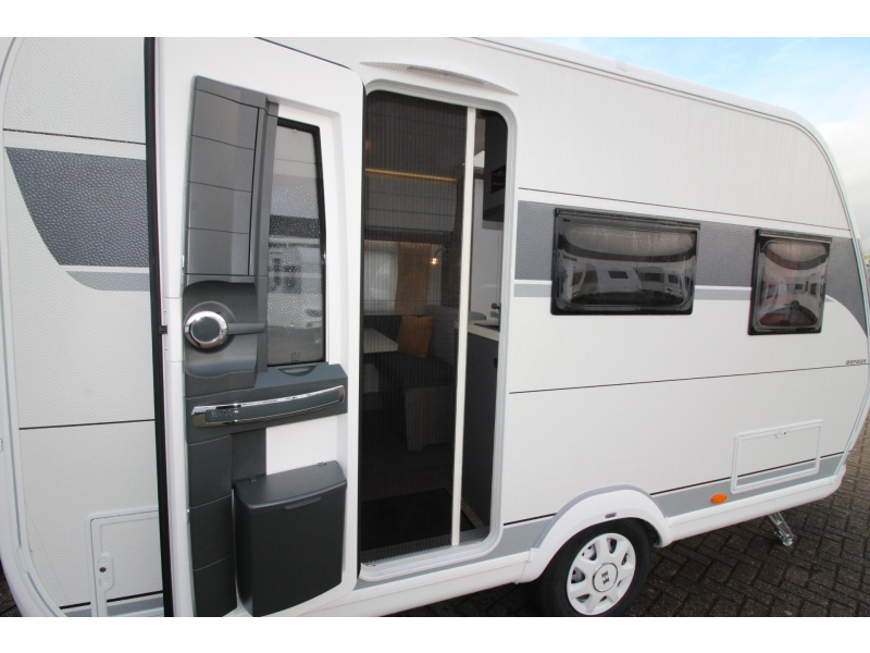 Hobby On Tour 390 SF Caravan breedte 220 cm!  foto: 19
