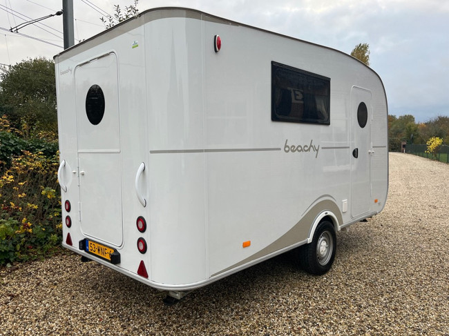 Hobby Beachy 420 Stoer en blikvanger Nieuwstaat! 796 kg