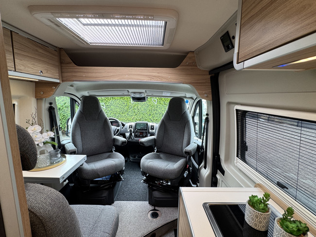Hymer Yosemite 600 L&Auml;NGSBETTEN 160 PS Euro6 Fiat Ducato **Einzigartig/Dieselheizung/4 Sitzpl&auml;tze/2x Wohnraumbatterie/Markise/1. Besitzer/Nur Foto: 22