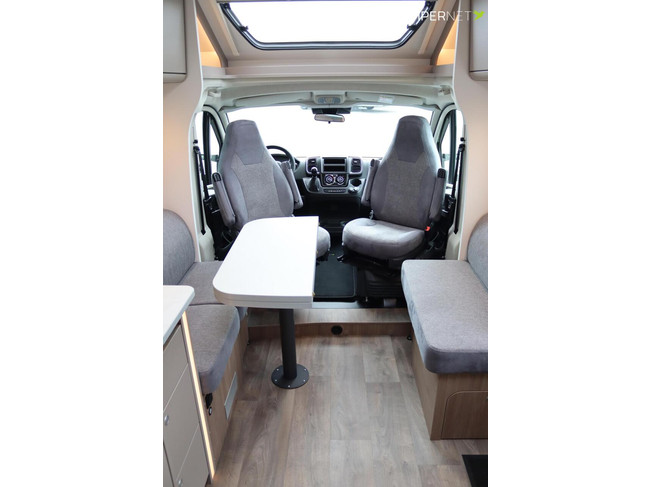 Carado T457 140hp Automatic | Single beds | Face to Face | Pro + Package | Thule awning | Separate shower | Large refrigerator | Light metal photo: 7