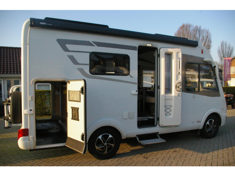Hymer B 444 DL Hefbed, zeer compact.  foto: 5