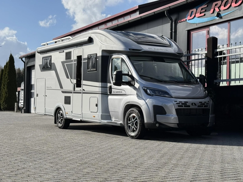 Adria Matrix Supreme 670 DL Automaat - 180PK - 44H  foto: 3