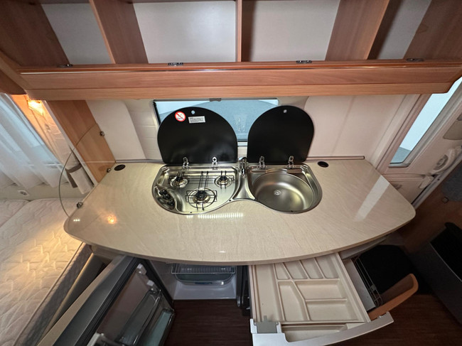 Hobby De Luxe 440 SF photo: 7