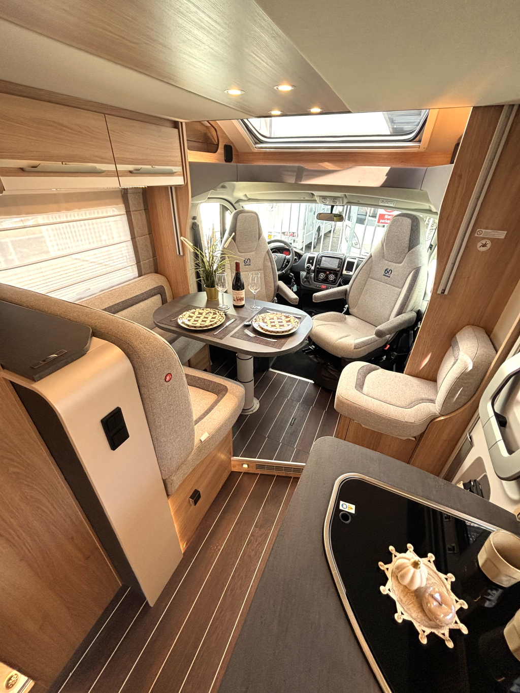 Knaus Sky Wave 60Years 650 MEG AUTOMAAT ENKELE BEDDEN+HEFBED foto: 12