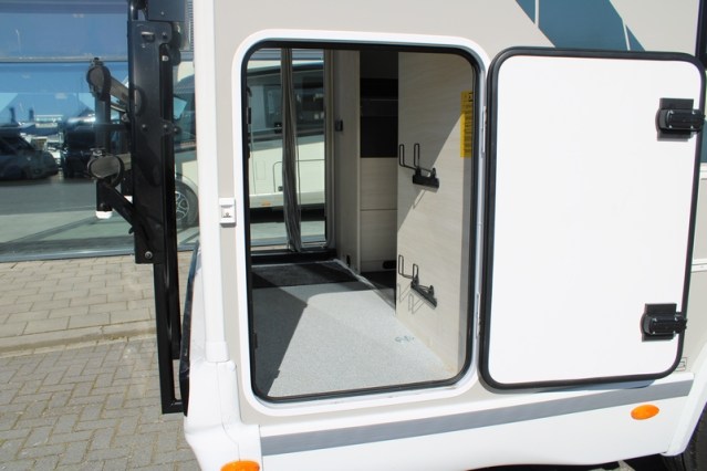 Nagenoeg nieuwe Exclusieve Line 660 Chausson AUTOMAAT dubbele toegangsdeur Artic pack (70  foto: 16
