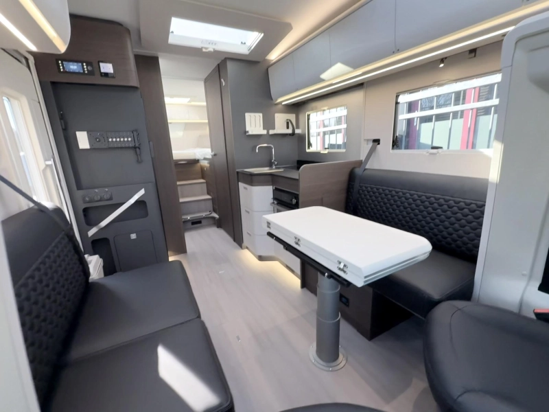Adria Coral Supreme 670 DL - 180 PK photo : 10