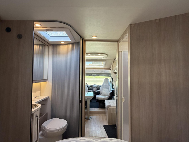 RAPIDO 686 F Euro6 Queensbed 2X Airco Zonnepaneel Luifel Fietsenrek foto: 20
