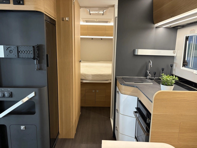 Adria Coral Plus 650 DC Queensbett / Automatik Foto: 18