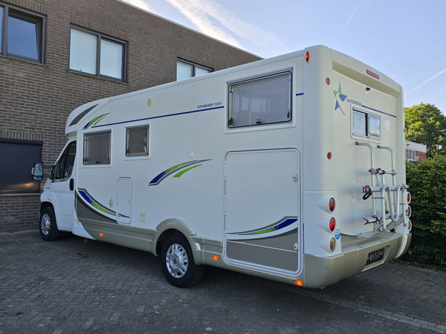 Autostar Athenor 589 TV + SATELLIET ZONNEPANELEN BEARLOCK foto: 2