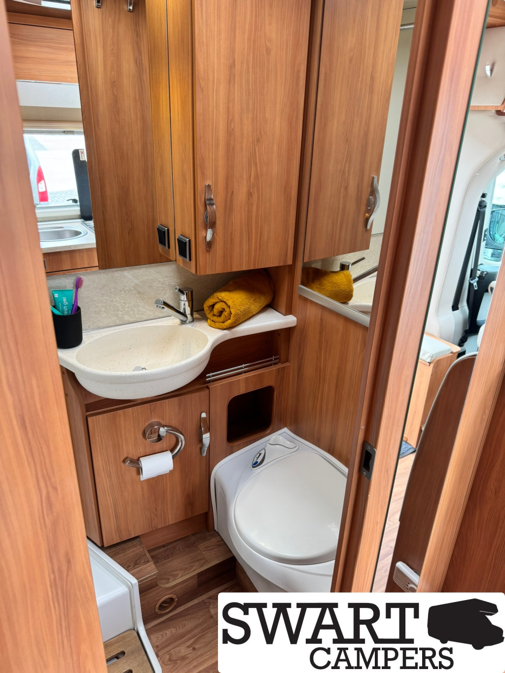Hymer Tramp T 578 CL, single beds photo: 18