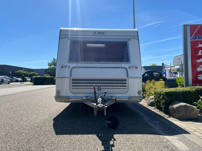 LMC 450 | Porte-v&eacute;los | Mover semi-automatique | Dinette | Auvent | Chauffage photo : 1