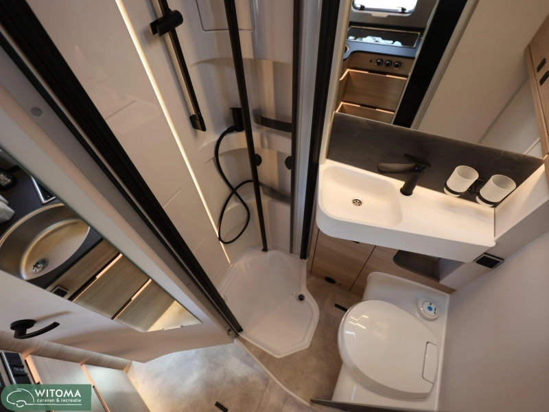 &iexcl;Acci&oacute;n Hymer B-MC T 600 Witoma 50 a&ntilde;os! foto: 12