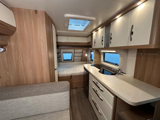 Hobby De Luxe 440 SF photo: 19