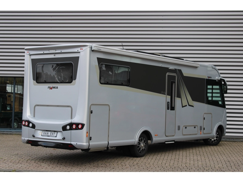 Frankia Platin I 8400 PLUS Mercedes Round Seat 190HP photo: 2