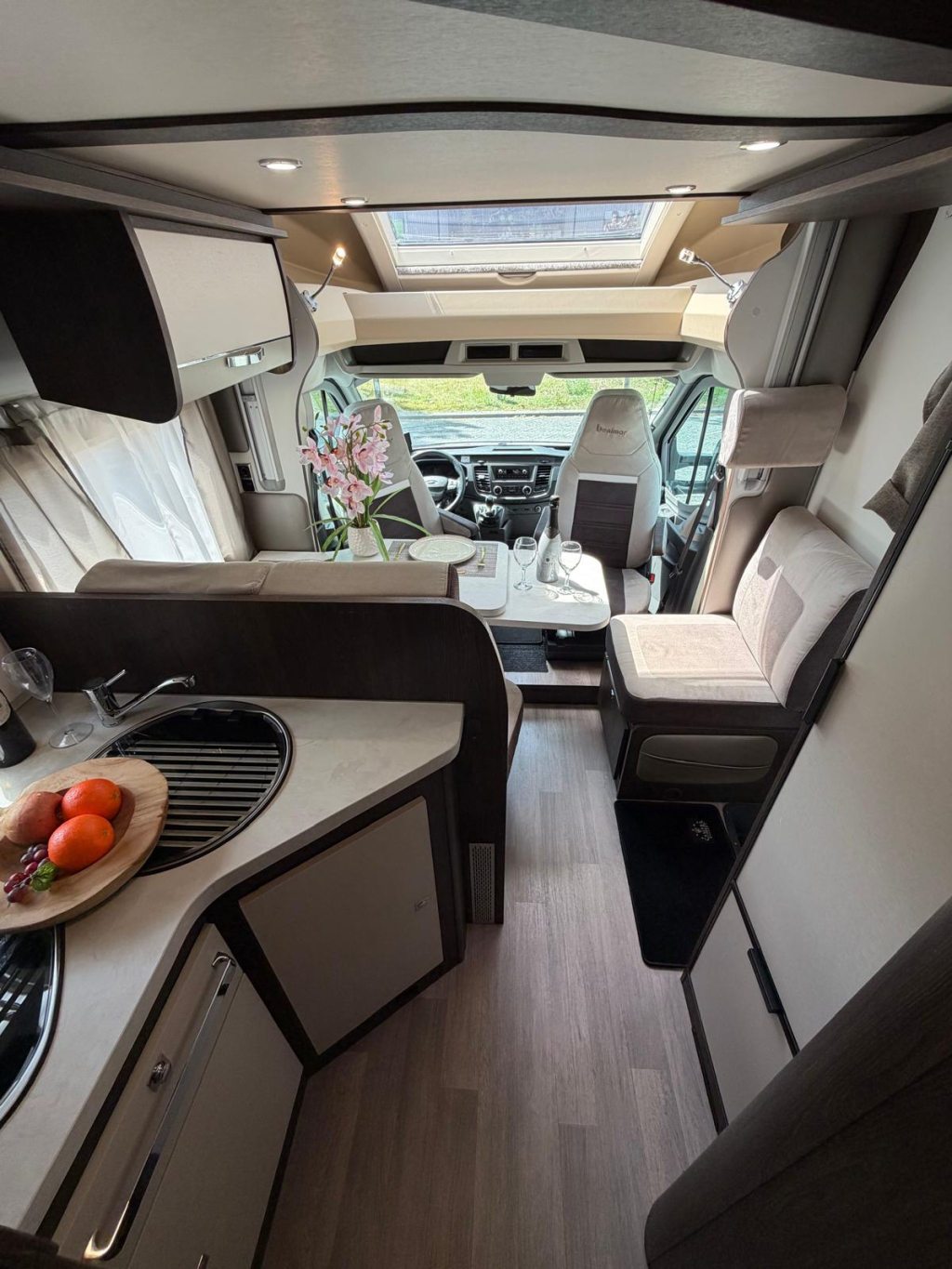 Benimar Tessoro 495 UP QUEENSBED + HEFBED XXL GARAGE 6.99M foto: 11