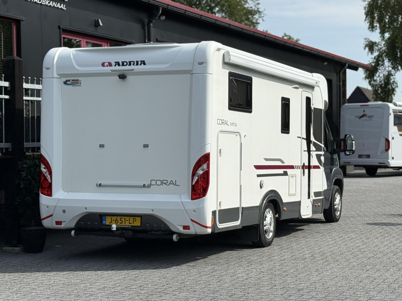 Adria Coral 670 SL Lengtebedden  foto: 6