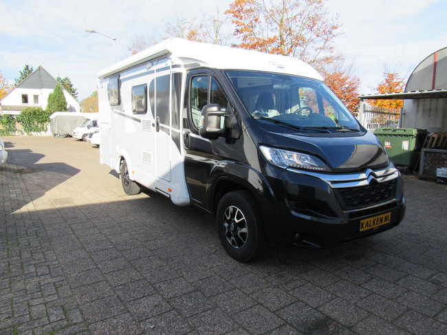 Hymer Carado V339 Europa Edition Zwart Queensbed 15dkm 2022 foto: 1