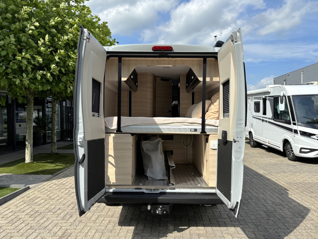 Chausson Sport Line 690 9-SPEED AUTOMATIC LIFT BED FIAT 8 180HP photo: 3
