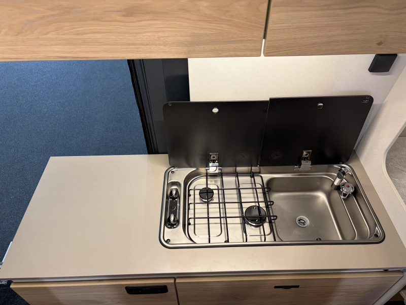 Dethleffs Globetrail 640 ES automaat / lengtebed  foto: 9