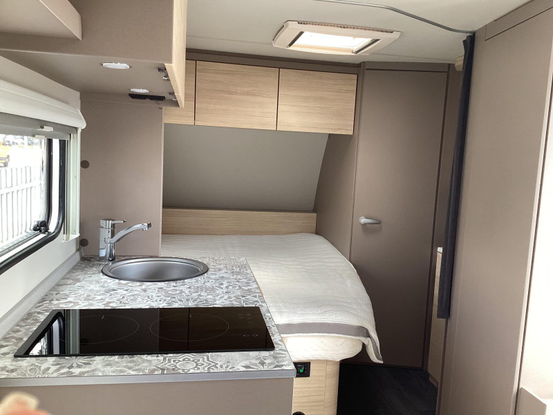 Weinsberg CaraCito 450 FU E-Power/ Klimaanlage Foto: 14