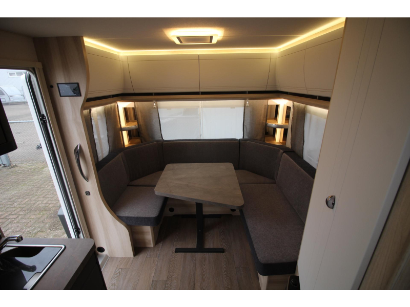 Hobby De Luxe 495 UL &iexcl;Camas individuales y asiento redondo! foto: 8