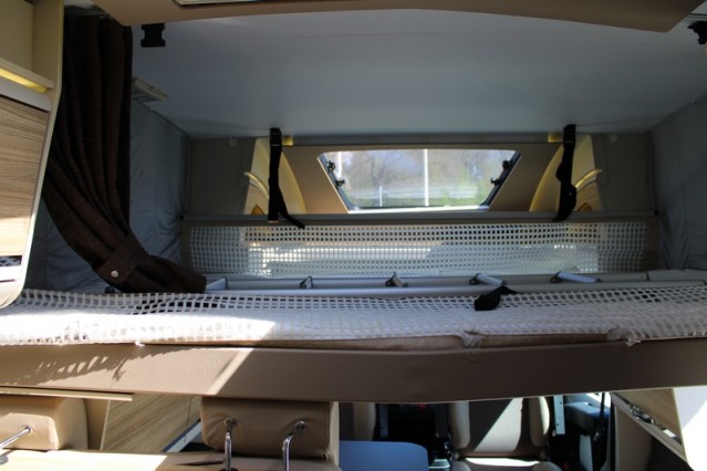 Robuuste Adria Matrix M 670 SK AUTOMAAT 5 gordelplaatsen Queensbed + hefbed (71  foto: 66