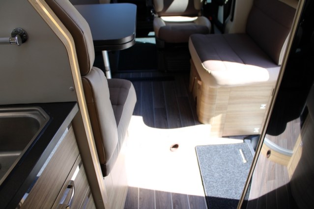 Robust Adria Matrix M 670 SK AUTOMATIC 5 belted seats Queen bed + pull-down bed (71 photo: 31