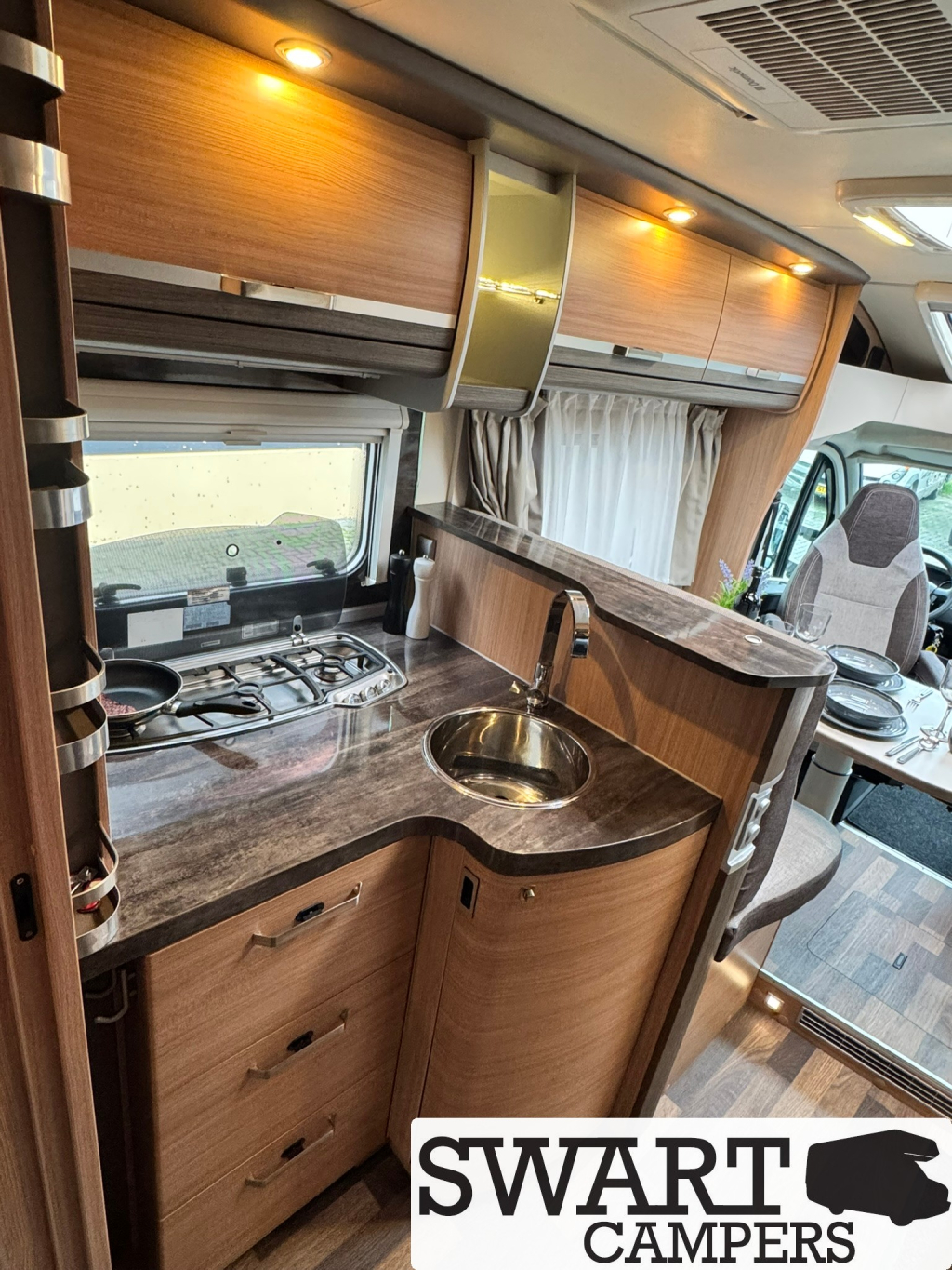 Knaus Sky TI 700 MEG Silver Selection, Enkele bedden 150 pk foto: 12