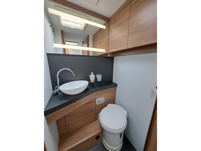 Adria Coral 670 DL Supreme photo: 14