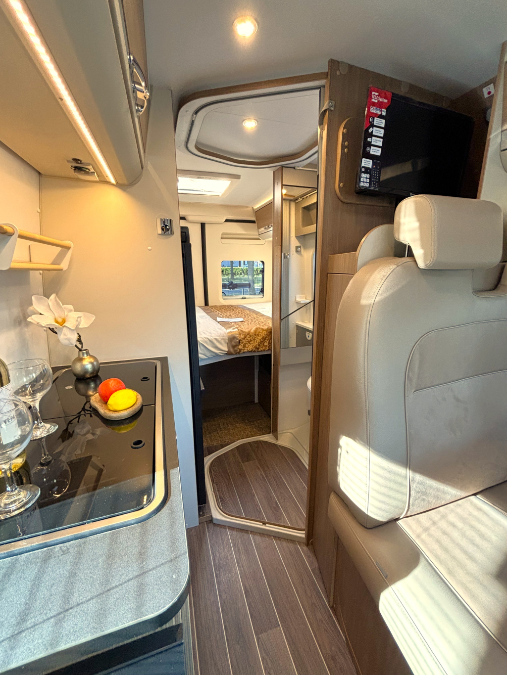 Adria Twin 600 SPT DWARSBED TREKHAAK ZONNEPANEEL EURO6 foto: 8