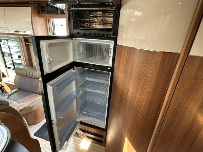 Carthago C-Tourer I 149 GÉÉN HEFBED LEVELSYSTEEM  foto: 9