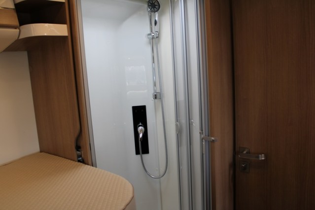 Robuuste AUTOMAAT 180 pk Malibu I 490 LE by Carthago hef-en enkele lengte bedden (124  foto: 57