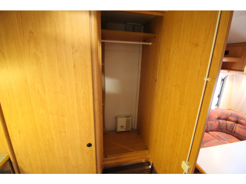 Knaus Sudwind 395 H Voortent  foto: 13
